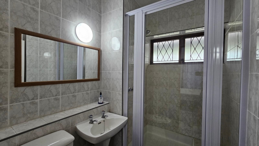 To Let 2 Bedroom Property for Rent in Amanzimtoti KwaZulu-Natal