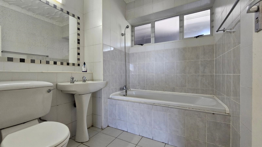 To Let 2 Bedroom Property for Rent in Amanzimtoti KwaZulu-Natal