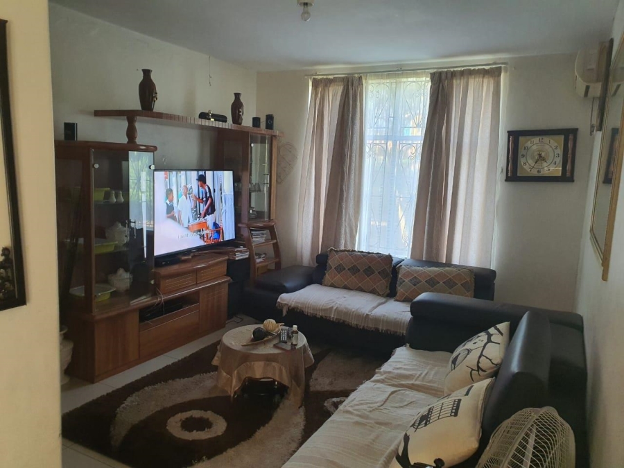 2 Bedroom Property for Sale in Empangeni Central KwaZulu-Natal