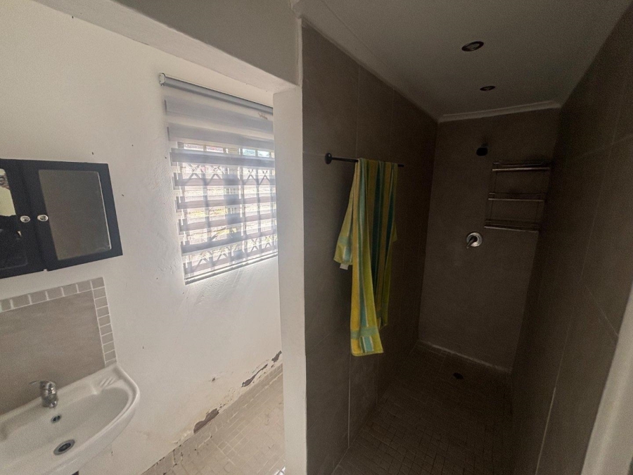 To Let 1 Bedroom Property for Rent in Pinetown KwaZulu-Natal