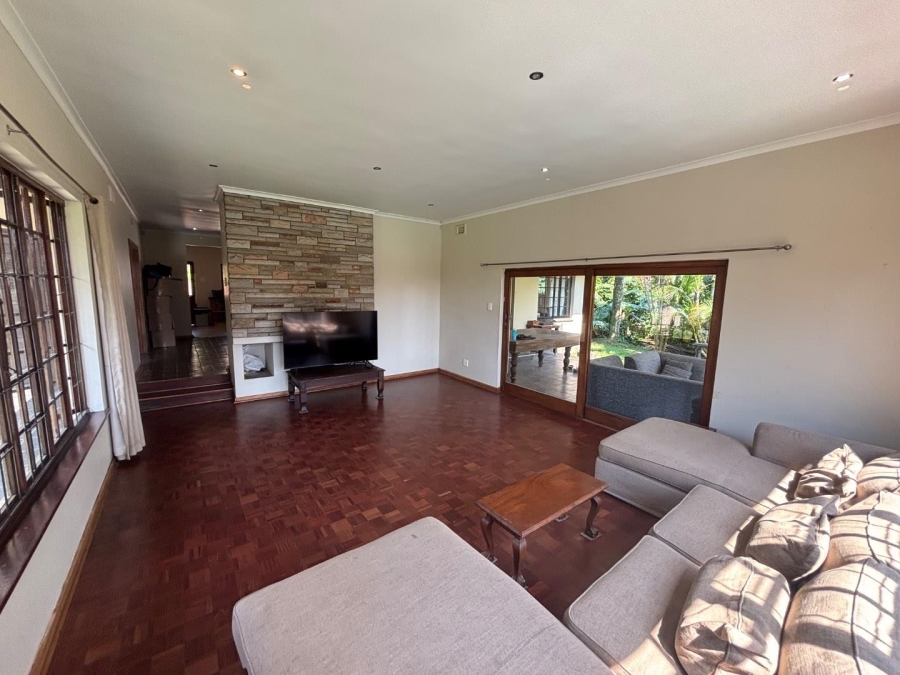 To Let 4 Bedroom Property for Rent in Kloof KwaZulu-Natal