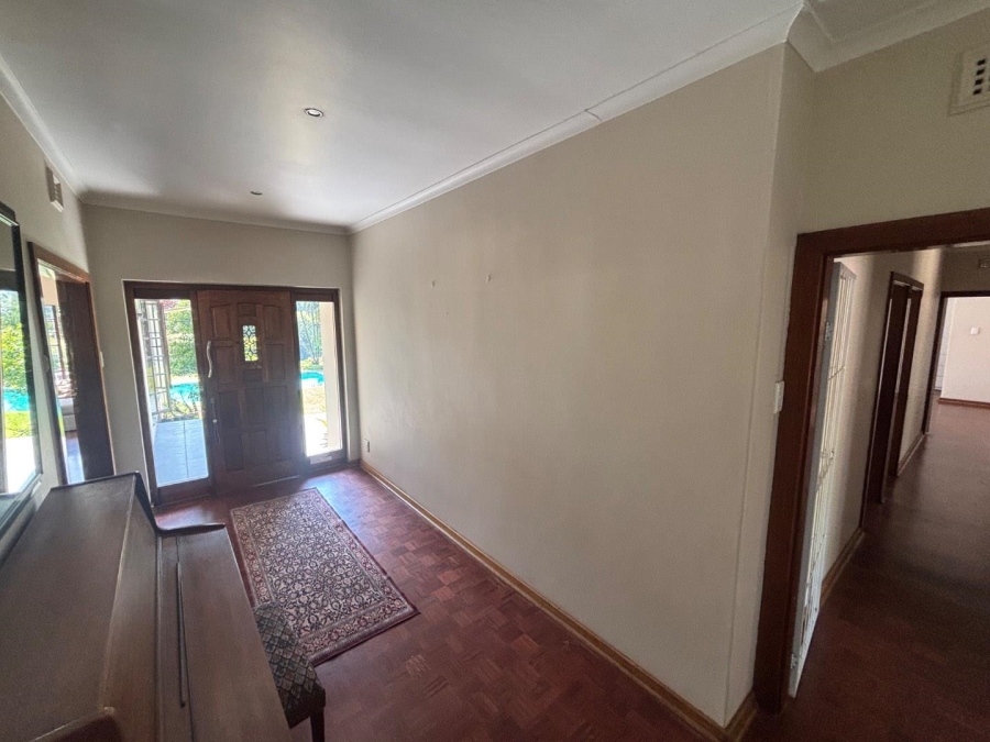 To Let 4 Bedroom Property for Rent in Kloof KwaZulu-Natal