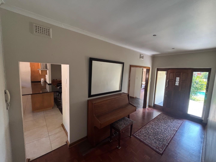 To Let 4 Bedroom Property for Rent in Kloof KwaZulu-Natal