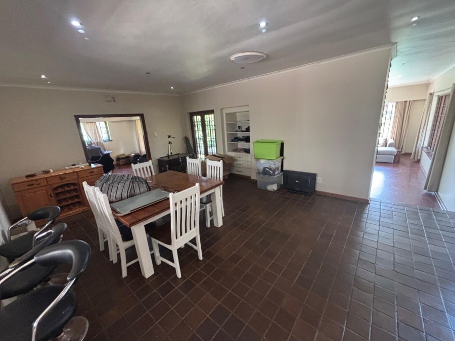 To Let 4 Bedroom Property for Rent in Kloof KwaZulu-Natal