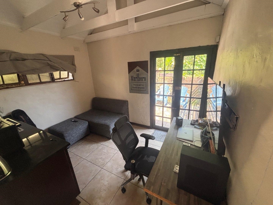 To Let 4 Bedroom Property for Rent in Kloof KwaZulu-Natal