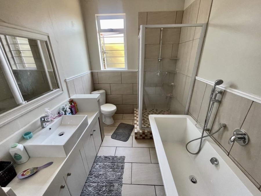 To Let 3 Bedroom Property for Rent in Athlone KwaZulu-Natal