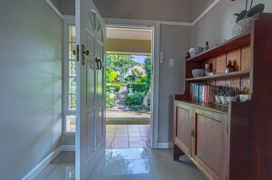 7 Bedroom Property for Sale in Kloof KwaZulu-Natal