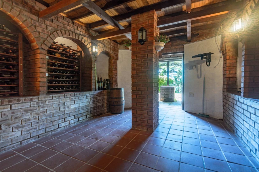 7 Bedroom Property for Sale in Kloof KwaZulu-Natal