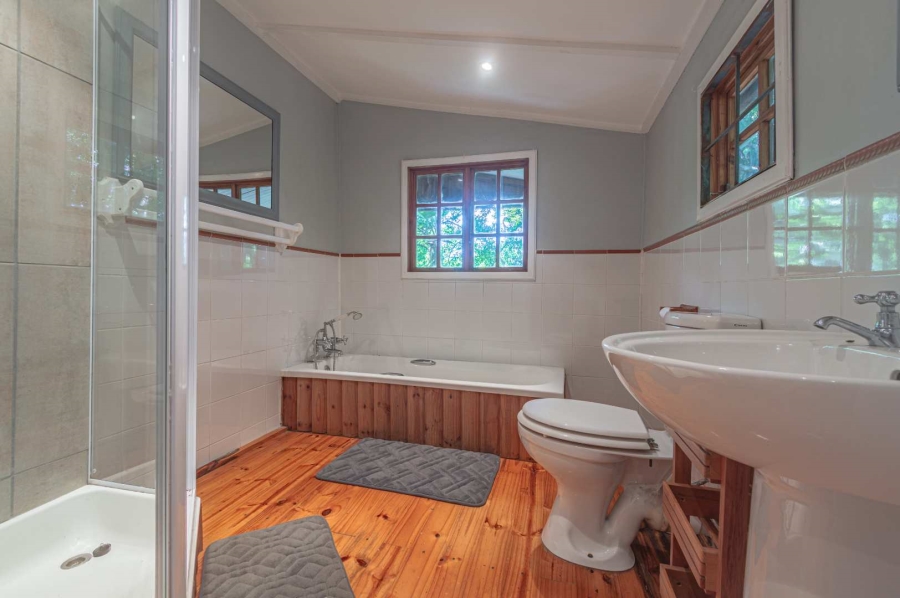 7 Bedroom Property for Sale in Kloof KwaZulu-Natal