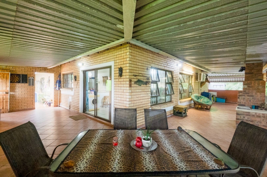 4 Bedroom Property for Sale in Amanzimtoti KwaZulu-Natal