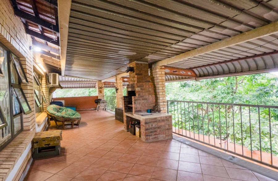 4 Bedroom Property for Sale in Amanzimtoti KwaZulu-Natal