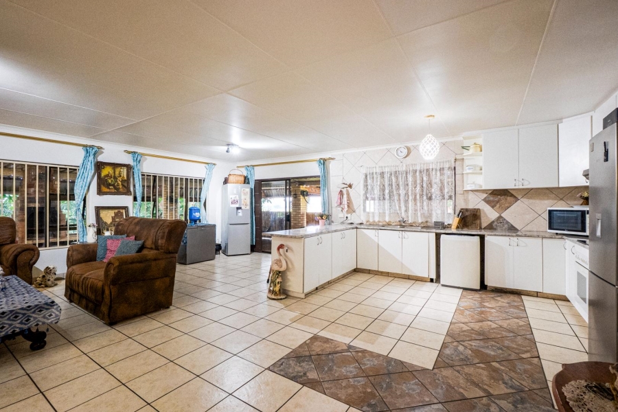 4 Bedroom Property for Sale in Amanzimtoti KwaZulu-Natal