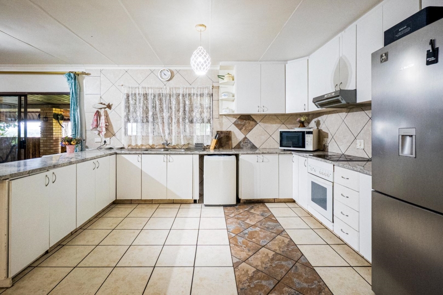 4 Bedroom Property for Sale in Amanzimtoti KwaZulu-Natal