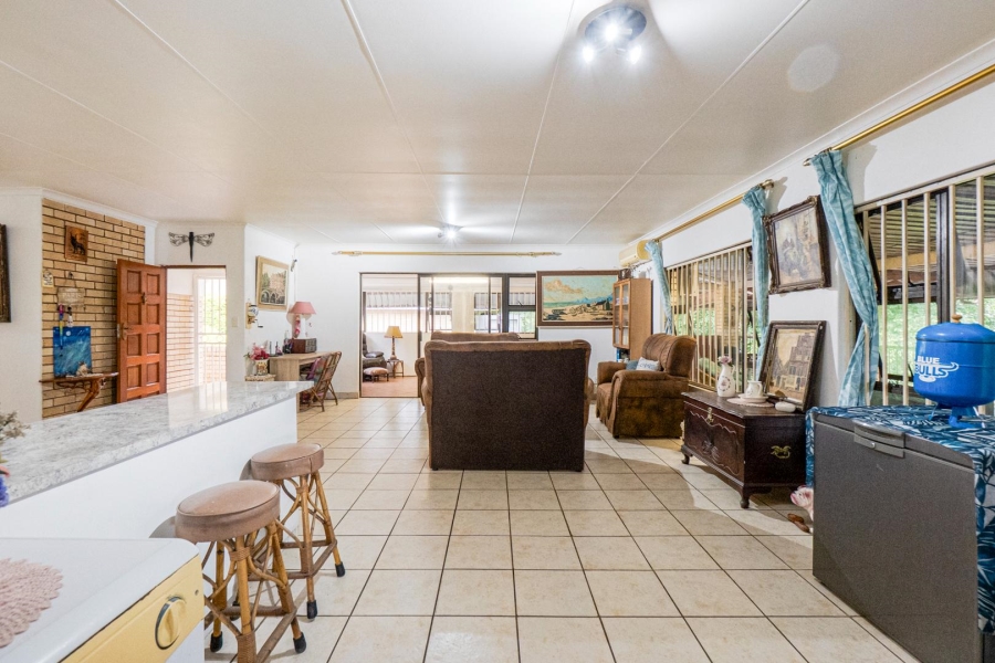 4 Bedroom Property for Sale in Amanzimtoti KwaZulu-Natal