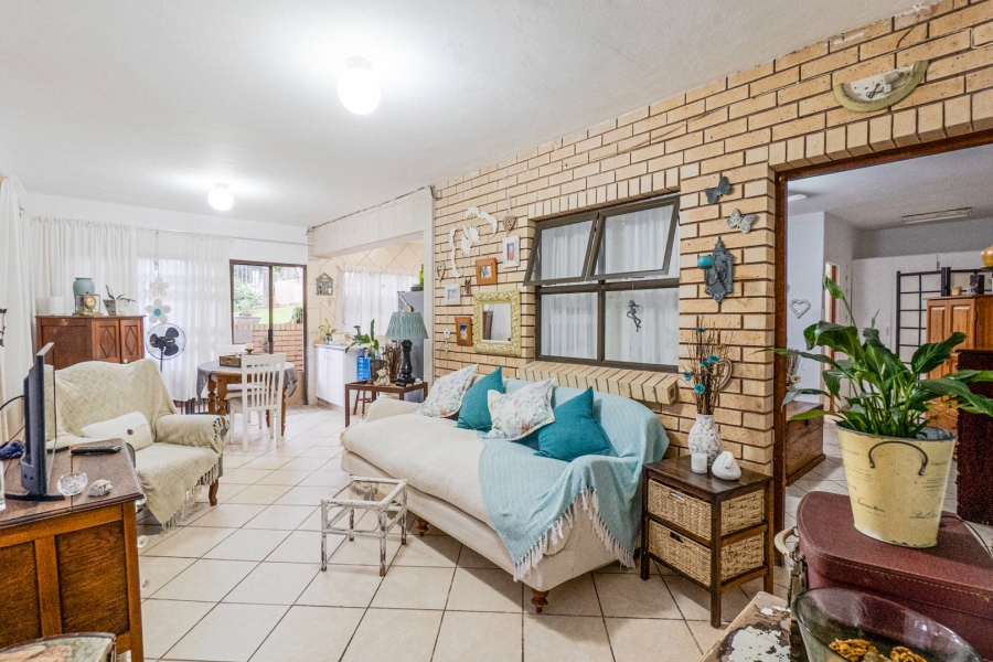 4 Bedroom Property for Sale in Amanzimtoti KwaZulu-Natal