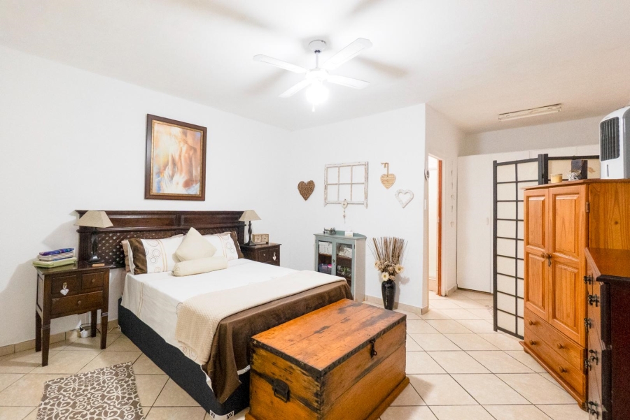 4 Bedroom Property for Sale in Amanzimtoti KwaZulu-Natal