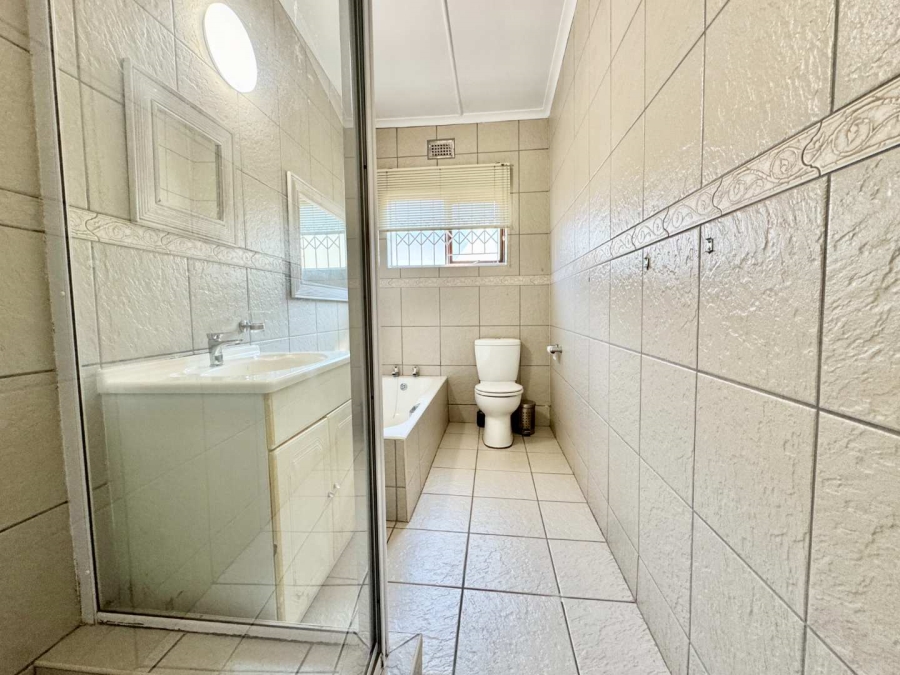 3 Bedroom Property for Sale in Sunningdale KwaZulu-Natal