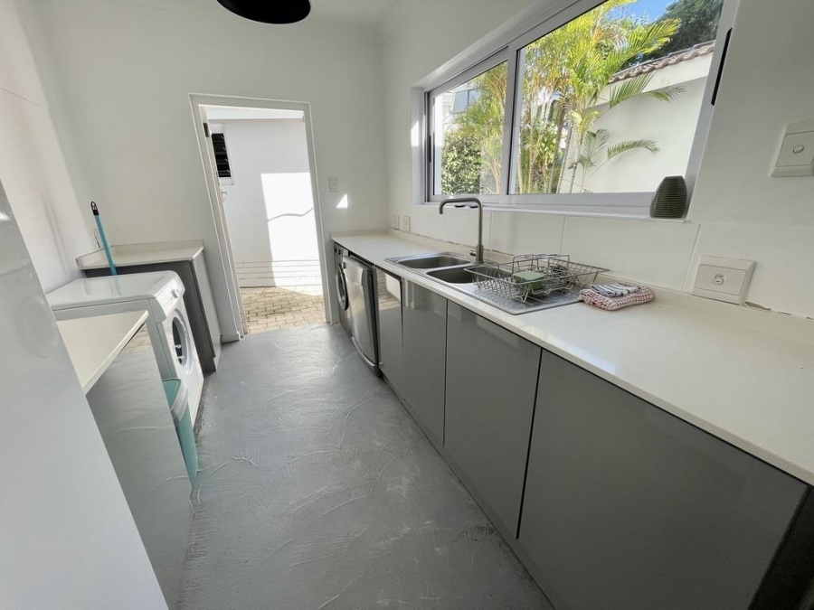 To Let 4 Bedroom Property for Rent in Umhlanga KwaZulu-Natal