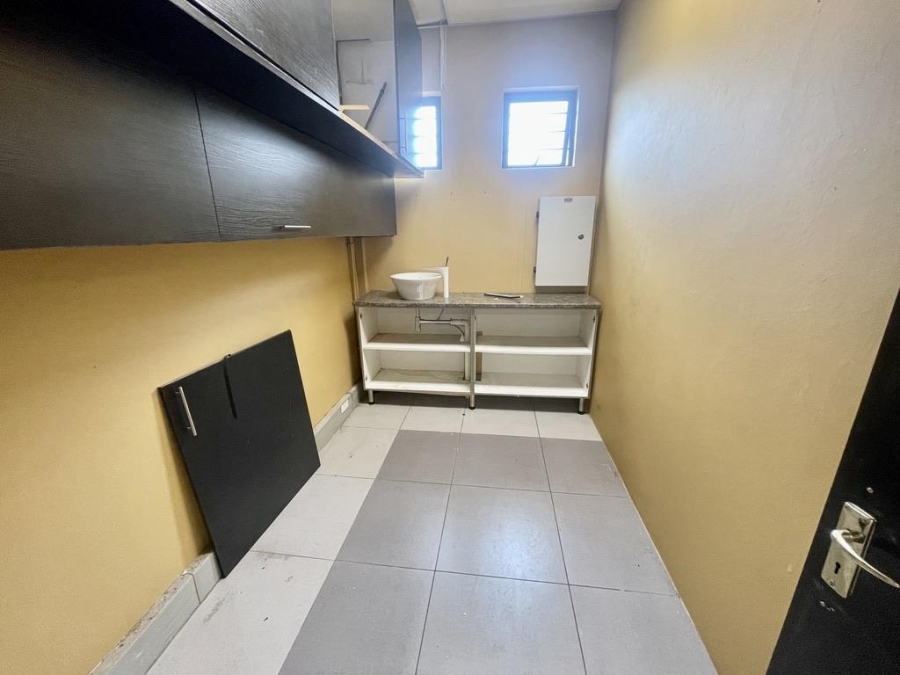 To Let commercial Property for Rent in Umhlanga Ridge KwaZulu-Natal