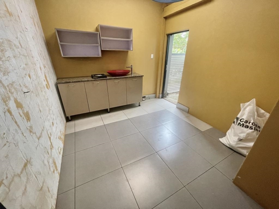 To Let commercial Property for Rent in Umhlanga Ridge KwaZulu-Natal