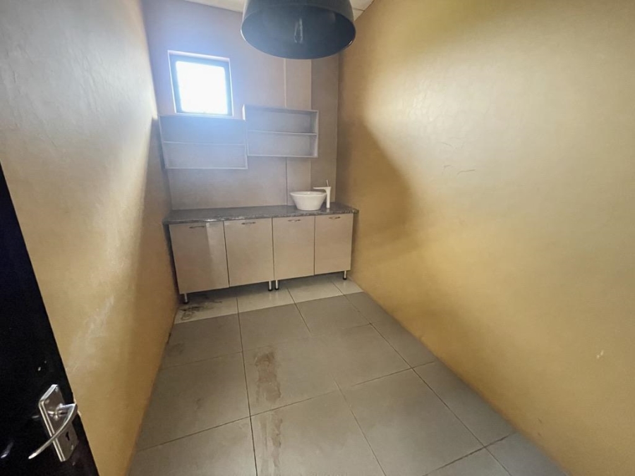 To Let commercial Property for Rent in Umhlanga Ridge KwaZulu-Natal