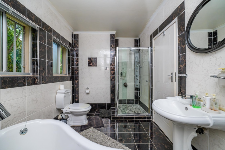 4 Bedroom Property for Sale in Umhlanga KwaZulu-Natal