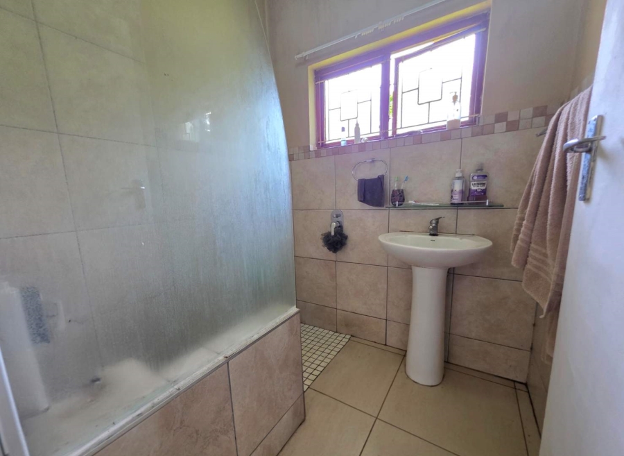 2 Bedroom Property for Sale in Waterfall KwaZulu-Natal