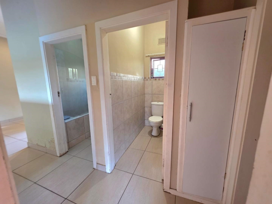 2 Bedroom Property for Sale in Waterfall KwaZulu-Natal