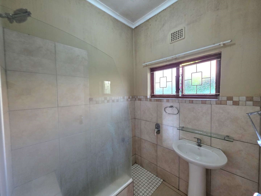 2 Bedroom Property for Sale in Waterfall KwaZulu-Natal