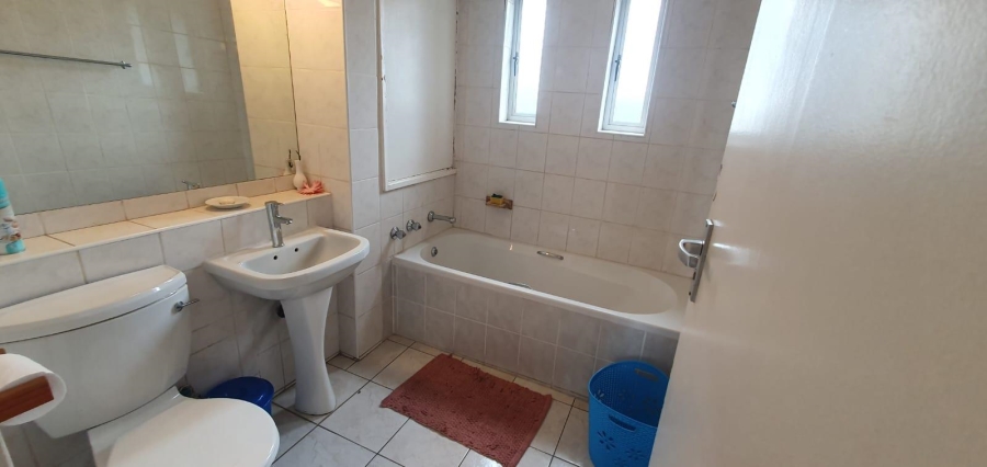 2 Bedroom Property for Sale in Amanzimtoti KwaZulu-Natal