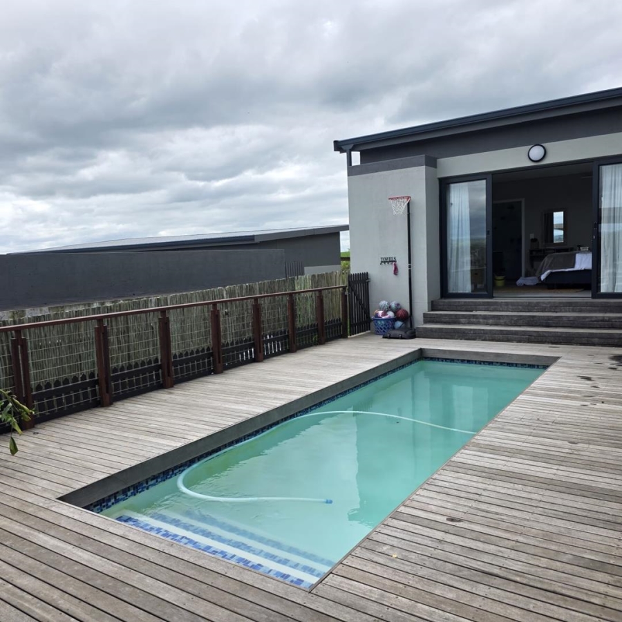 To Let 4 Bedroom Property for Rent in Palm Lakes Estate KwaZulu-Natal