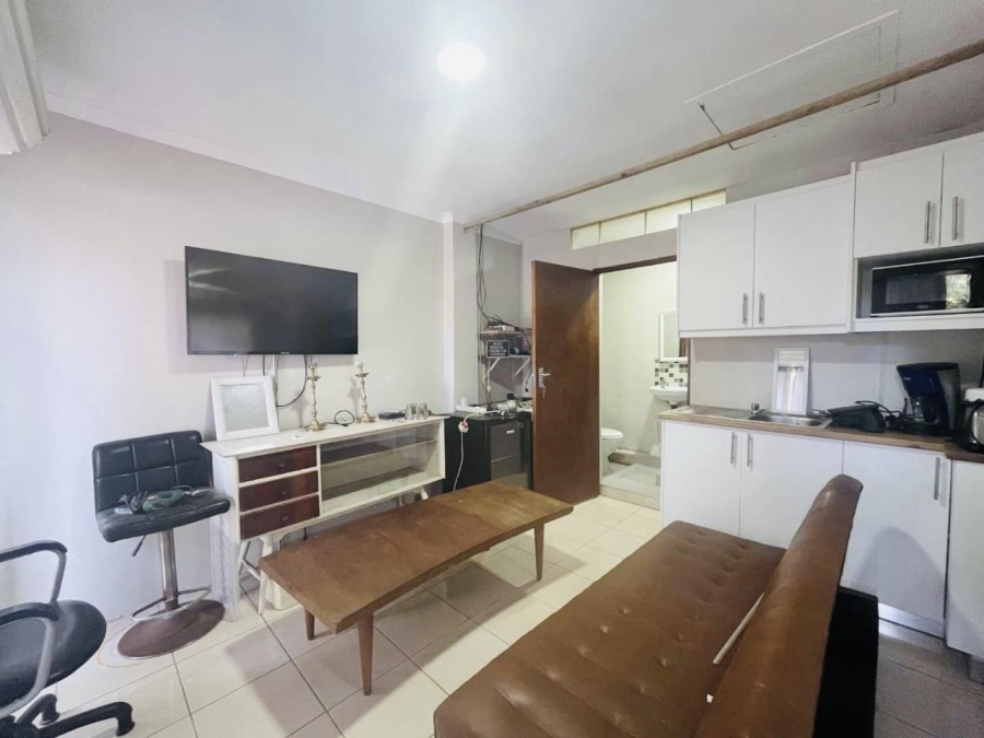 To Let 1 Bedroom Property for Rent in Durban North KwaZulu-Natal