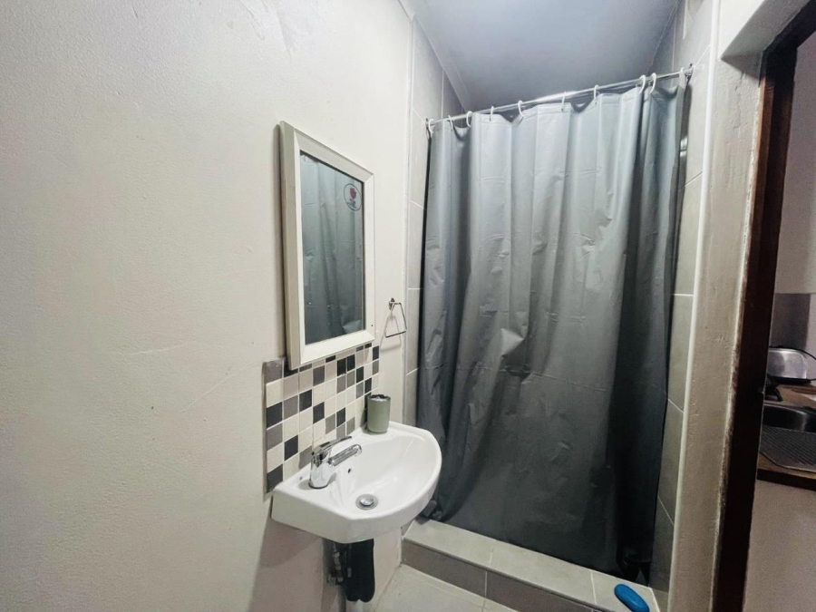 To Let 1 Bedroom Property for Rent in Durban North KwaZulu-Natal