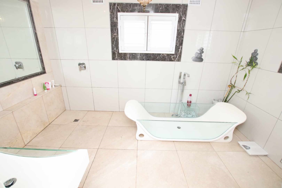 To Let 4 Bedroom Property for Rent in La Lucia KwaZulu-Natal