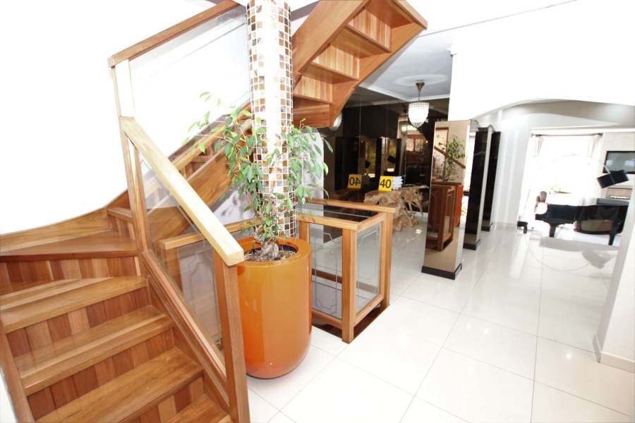 To Let 4 Bedroom Property for Rent in La Lucia KwaZulu-Natal