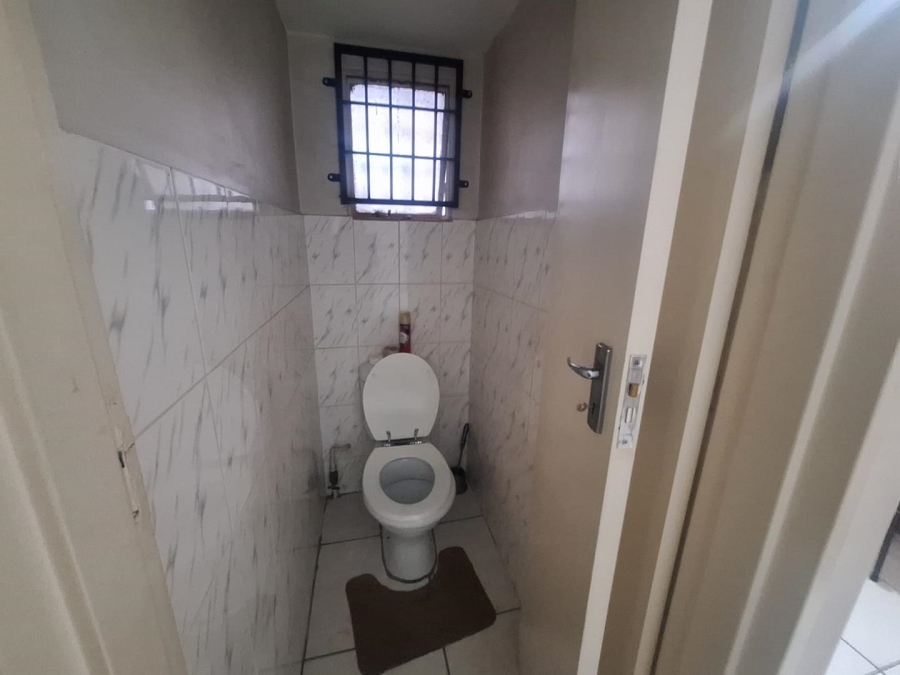 1 Bedroom Property for Sale in Overport KwaZulu-Natal