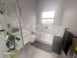 To Let 4 Bedroom Property for Rent in Palm Lakes Estate KwaZulu-Natal