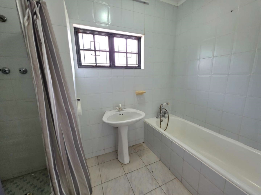 To Let 4 Bedroom Property for Rent in Assagay KwaZulu-Natal