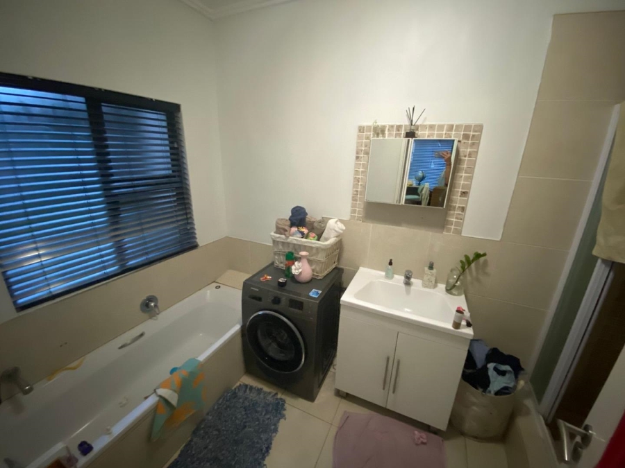 To Let 3 Bedroom Property for Rent in Palm Lakes Estate KwaZulu-Natal