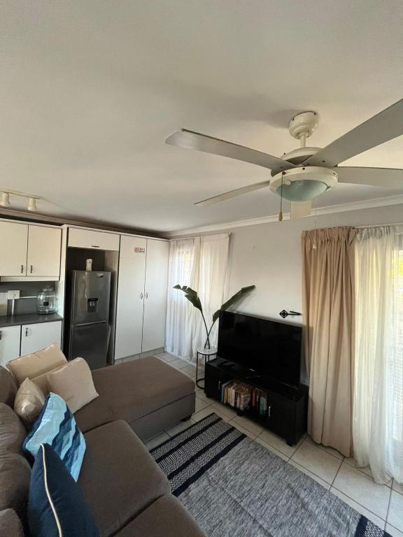 To Let 2 Bedroom Property for Rent in Glen Anil KwaZulu-Natal