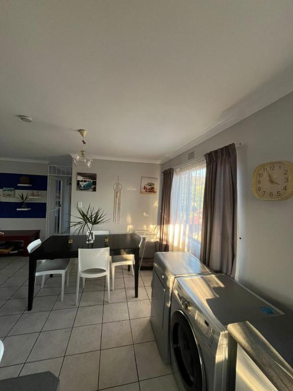 To Let 2 Bedroom Property for Rent in Glen Anil KwaZulu-Natal