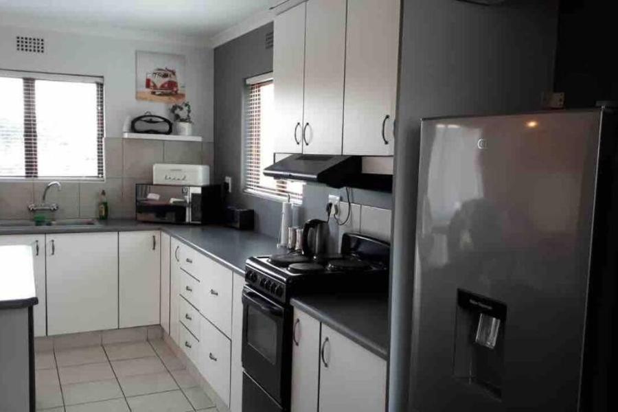 To Let 2 Bedroom Property for Rent in Glen Anil KwaZulu-Natal