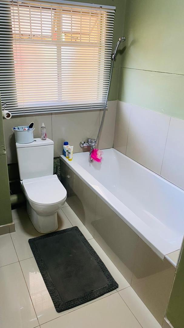 1 Bedroom Property for Sale in Fairview KwaZulu-Natal