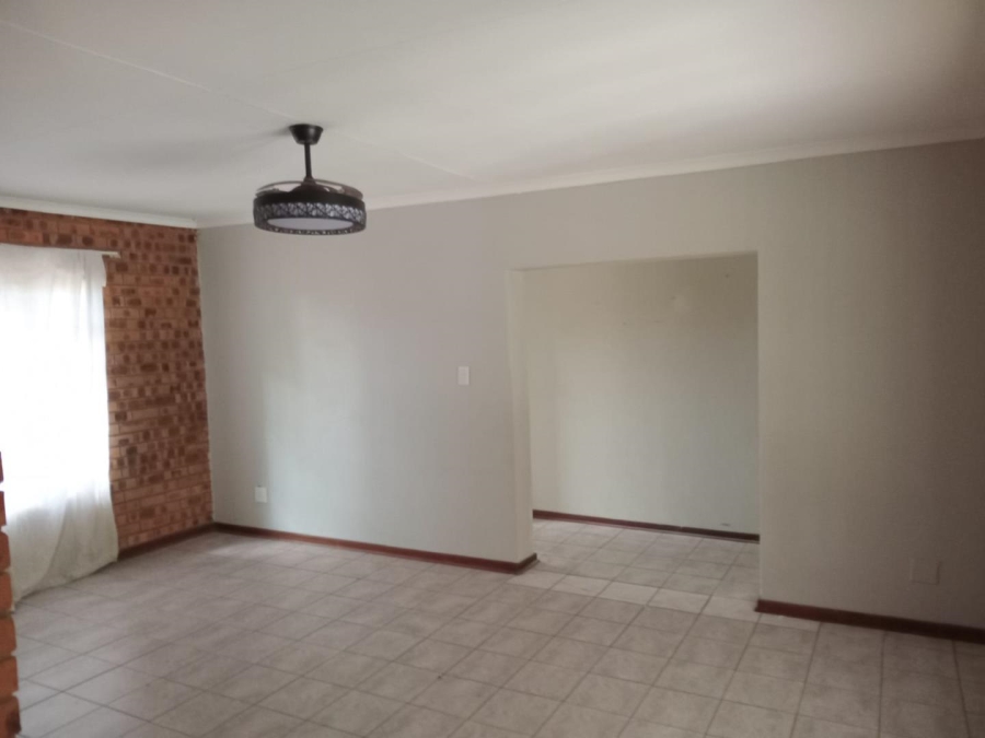 To Let 4 Bedroom Property for Rent in Meer En See KwaZulu-Natal