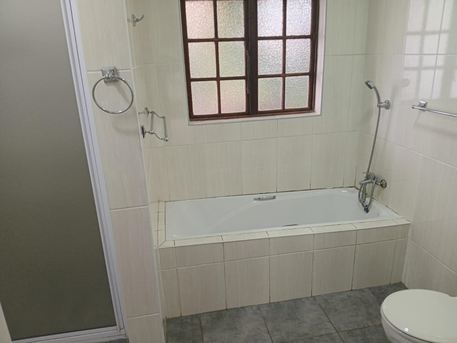 To Let 4 Bedroom Property for Rent in Meer En See KwaZulu-Natal