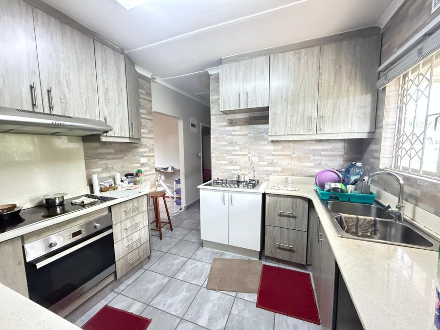 2 Bedroom Property for Sale in Dawncrest KwaZulu-Natal