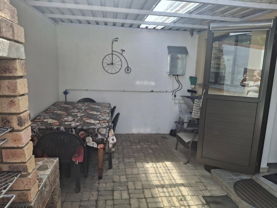 2 Bedroom Property for Sale in Margate KwaZulu-Natal