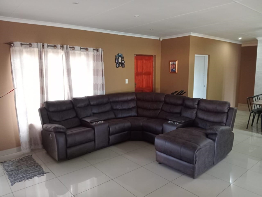 4 Bedroom Property for Sale in Birdswood KwaZulu-Natal