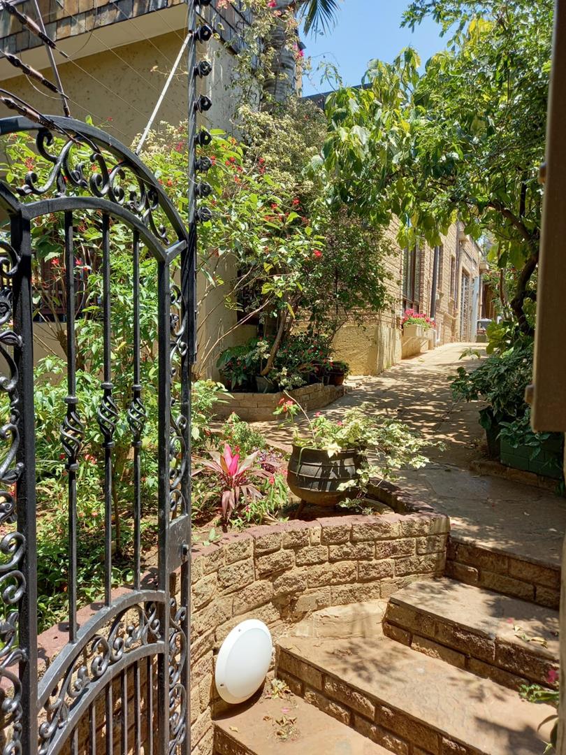 To Let 1 Bedroom Property for Rent in La Lucia KwaZulu-Natal