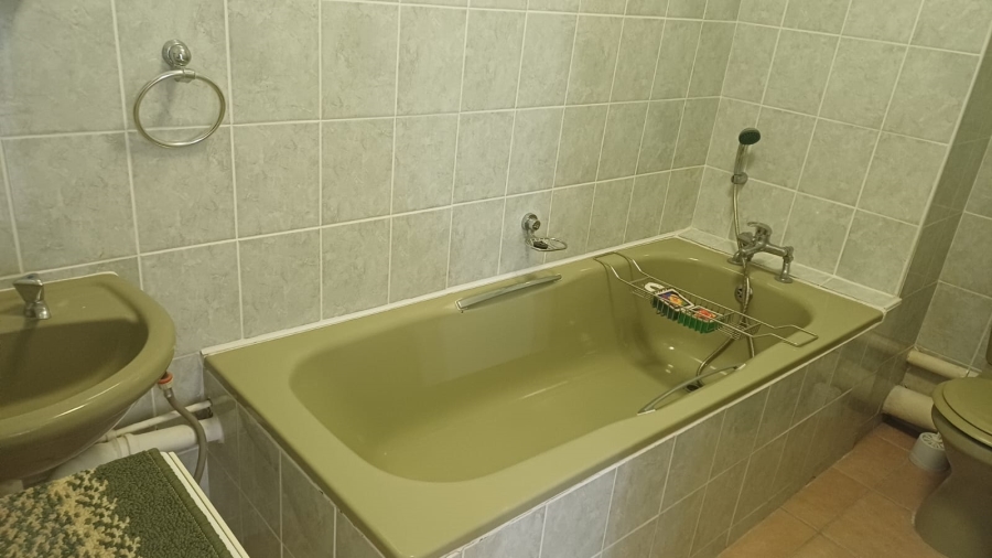 To Let 2 Bedroom Property for Rent in Amanzimtoti KwaZulu-Natal